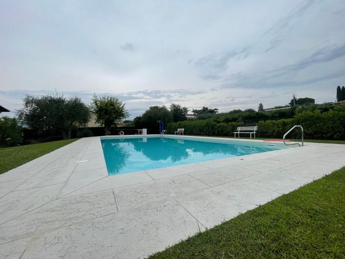 Laura's Country House Pool & Tennis *